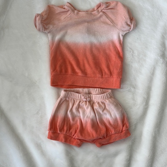 GAP Other - Gap terrycloth short set size 6-12m